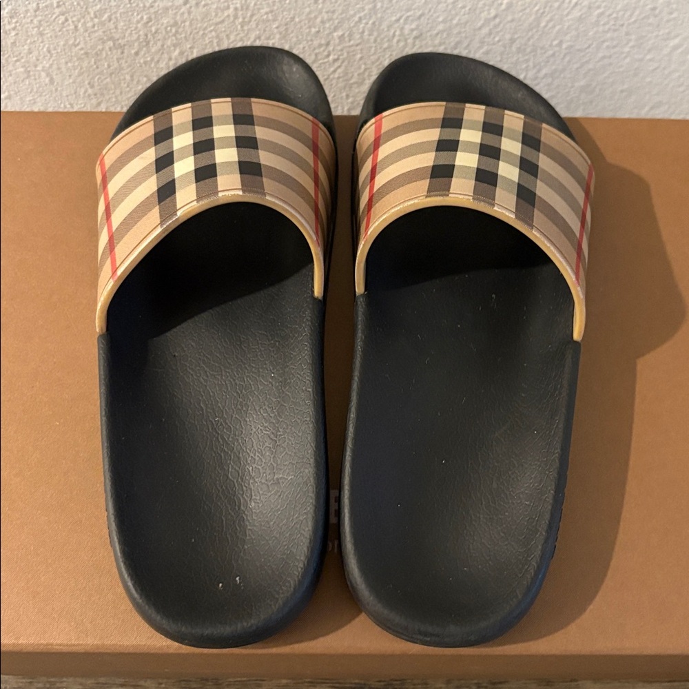 [Burberry] Furley Check Plaid Slides Slip-On Sandals w/ Box Youth EU 34 / US 3 - Picture 7 of 15